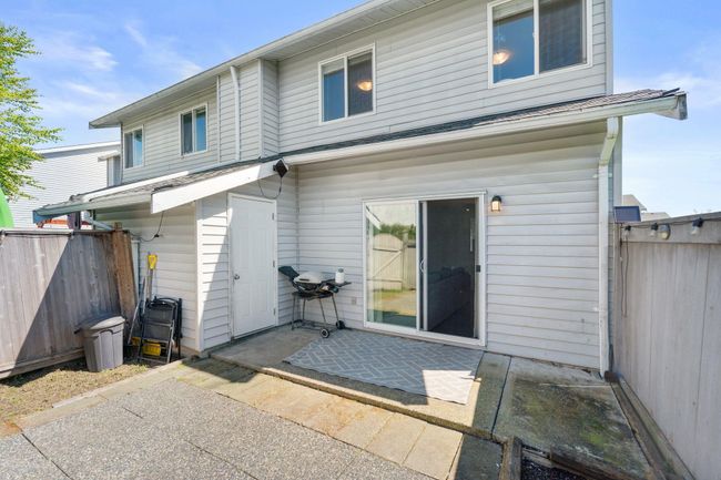 11 - 26970 32 Ave, Townhouse with 3 bedrooms, 2 bathrooms and 2 parking in Aldergrove BC | Image 22