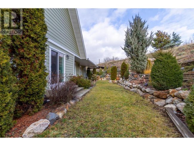 7603 Baker Hogg Rd, House other with 3 bedrooms, 3 bathrooms and 2 parking in North Okanagan Rd Rural BC | Image 37