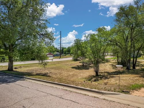 2303 Wilson Ave, Hot Springs, SD, 57747-1123 | Card Image