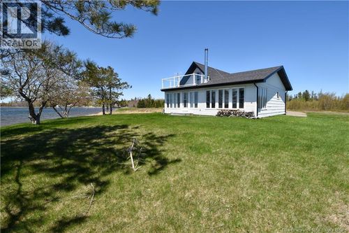 470 Sureau Blanc St, Tracadie-Sheila, NB, E1X4T9 | Card Image