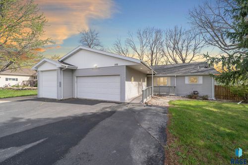 500 Crystal Dr, Hartford, SD, 57033-2326 | Card Image