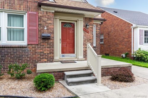 2460 22nd St, Wyandotte, MI, 48192-4430 | Card Image