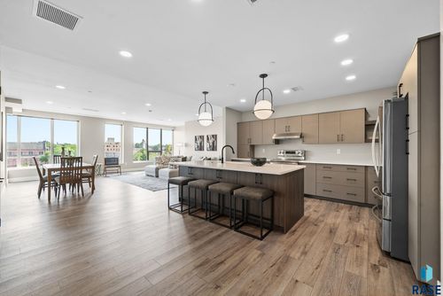 504-350 S Main Ave Avenue, Sioux Falls, SD, 57104 | Card Image