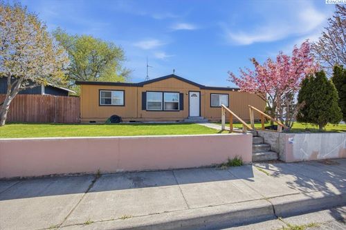 601 S Beech Ave, Pasco, WA, 99301-4403 | Card Image