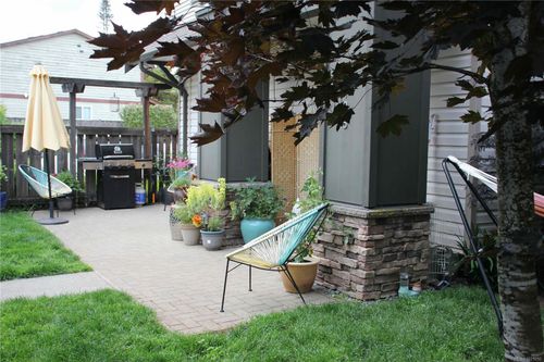 {{alt}} | Card Image