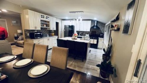 86 New Hwy, Commack, NY, 11725-4216 | Card Image