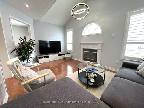 11 Cape Verde Way, Maple, ON, L6A2Y6 | Card Image