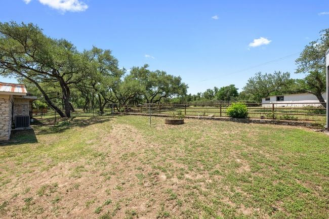 View of central yard | Image 28