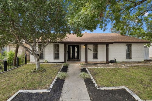 8333 Windway Dr, Windcrest, TX, 78239-2438 | Card Image