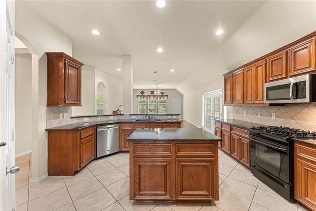 27603 Molly Hills Ct, House other with 4 bedrooms, 2 bathrooms and 2 parking in Spring TX | Image 14