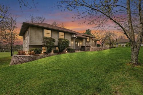 1013 Sassafras Street, Willow Springs, MO, 65793 | Card Image