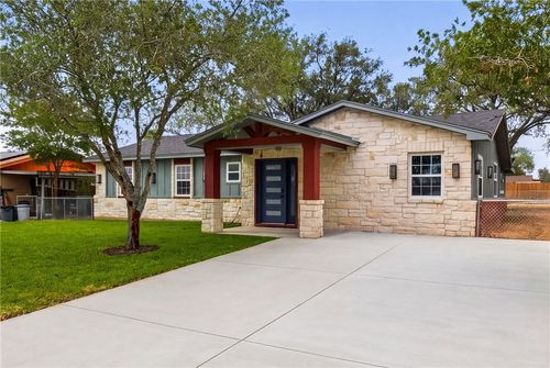 609 W Panpama Drive, San Diego, TX, 78384 | Card Image