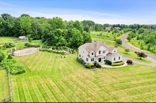 11 Dorian Way, Campbell Hall, NY, 10916-3347 | Card Image