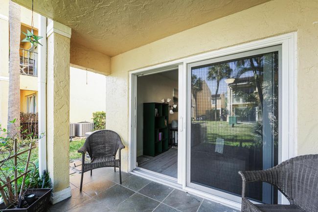APT-101 - 1035 Lake Shore Dr, Condo with 2 bedrooms, 2 bathrooms and null parking in Lake Park FL | Image 11