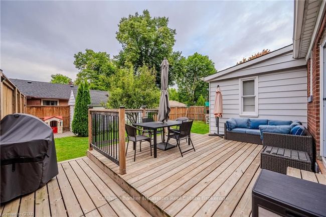 28 Winston Cres, House other with 3 bedrooms, 2 bathrooms and 1 parking in Guelph ON | Image 35
