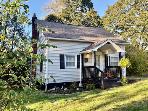 108 W Metzger Ave, Butler, PA, 16001-3384 | Card Image