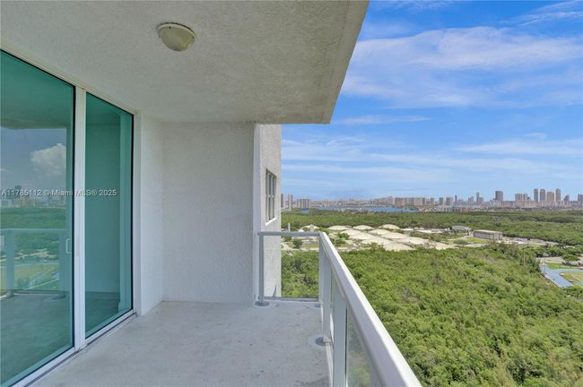 APT-2503 - 15051 Royal Oaks Ln, Condo with 3 bedrooms, 3 bathrooms and null parking in North Miami FL | Image 35