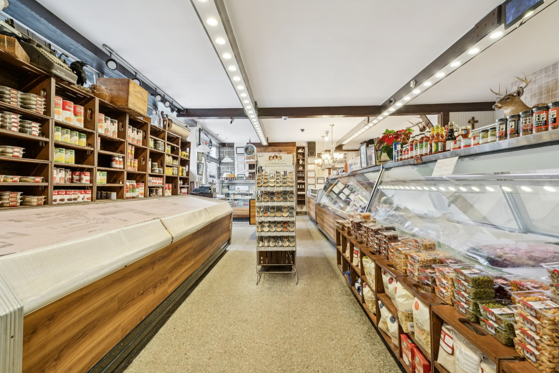 Commercial Sale in Montréal (Ahuntsic-Cartierville) 4