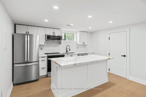 lower-855 Garth St, Hamilton, ON, L9C4K7 | Card Image