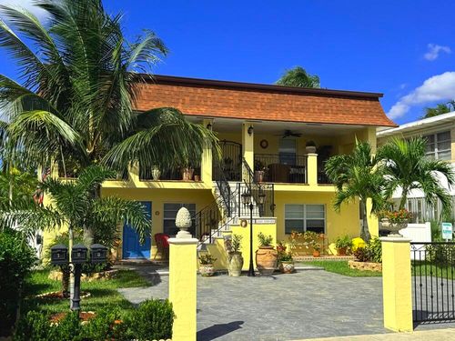 2-121 S Lakeside Dr, Lake Worth Beach, FL, 33460-7402 | Card Image