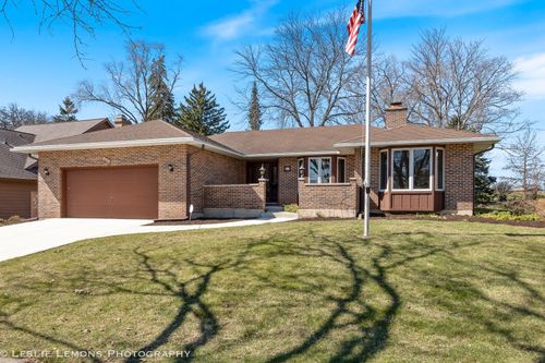 850 Abbey Drive, Glen Ellyn, IL, 60137 | Card Image