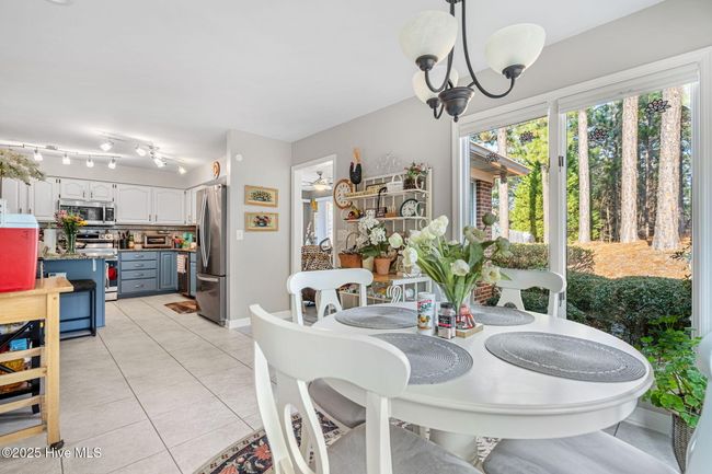 Breakfast area | Image 28