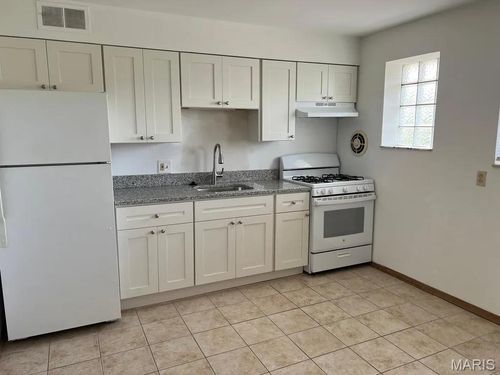d-1019 Taman Court, Kirkwood, MO, 63122 | Card Image