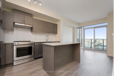 909 - 9000 Jane St, Condo with 1 bedrooms, 1 bathrooms and 1 parking in Concord ON | Image 3