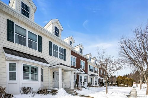 110 Brattle Cir, Melville, NY, 11747-5368 | Card Image