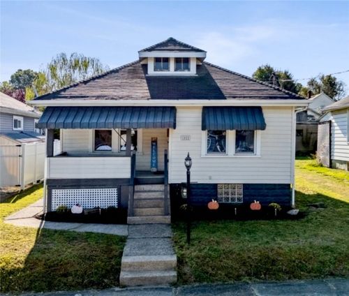 1522 3rd St, Natrona Heights, PA, 15065-1239 | Card Image