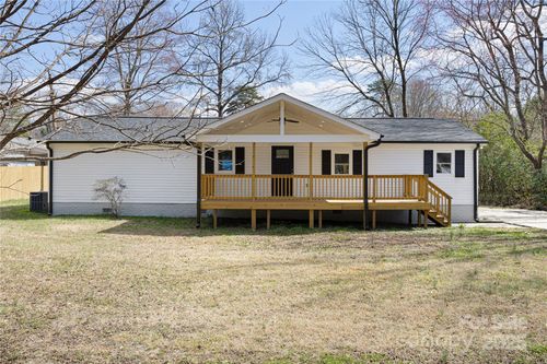 5015 Forestmont Dr, Matthews, NC, 28105-5814 | Card Image