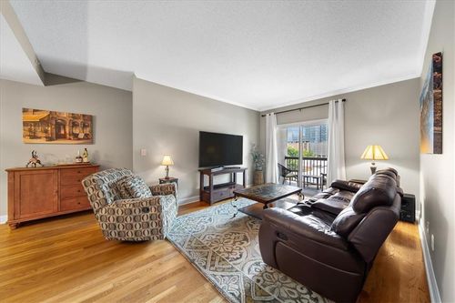 b401-1074 Peachtree Walk Ne, Atlanta, GA, 30309-3955 | Card Image