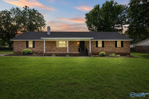 117 Bates St, Athens, AL, 35611-2201 | Card Image