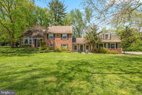 207 Anthony Wayne Dr, WAYNE, PA, 19087-1429 | Card Image