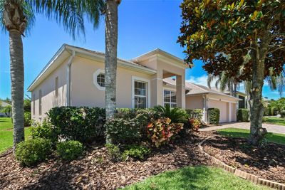 3724 Mulberry Grove Loop, House other with 3 bedrooms, 2 bathrooms and null parking in Leesburg FL | Image 2