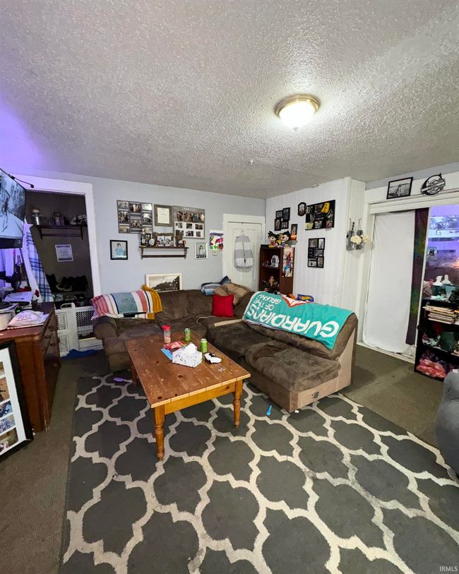 2124 S Walnut St, Home with 3 bedrooms, 1 bathrooms and null parking in Muncie IN | Image 8