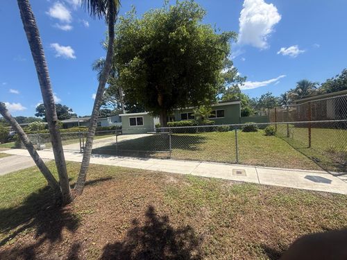 630 E Dayton Cir, Fort Lauderdale, FL, 33312-1921 | Card Image