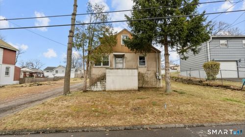 42 Wade St, West Haven, CT, 06516-1931 | Card Image