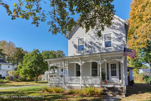 107 E Market St, Rhinebeck, NY, 12572-1631 | Card Image