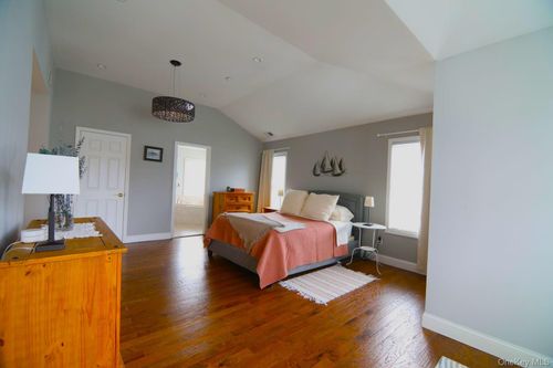 141 Friendship Ct, White Plains, NY, 10603-1530 | Card Image