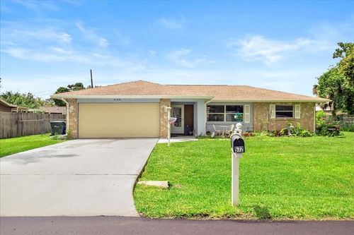 572 Darwin Rd, Venice, FL, 34293-3623 | Card Image