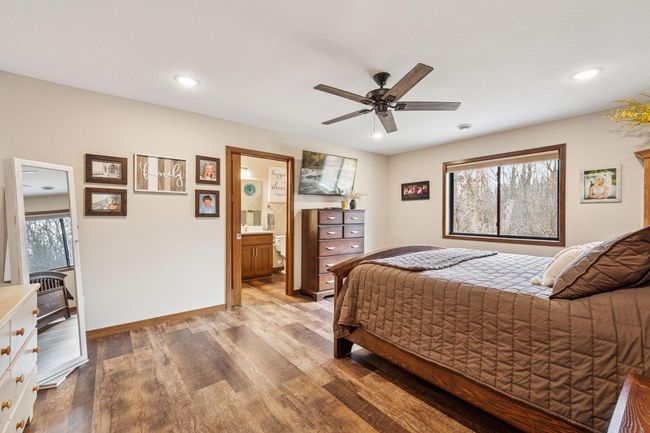 Primary Bedroom with Ensuite | Image 17