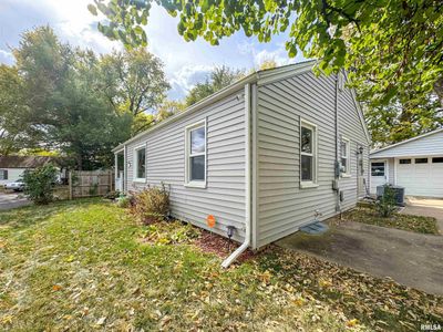 1029 S Tonti Court, House other with 2 bedrooms, 1 bathrooms and null parking in Peoria IL | Image 3