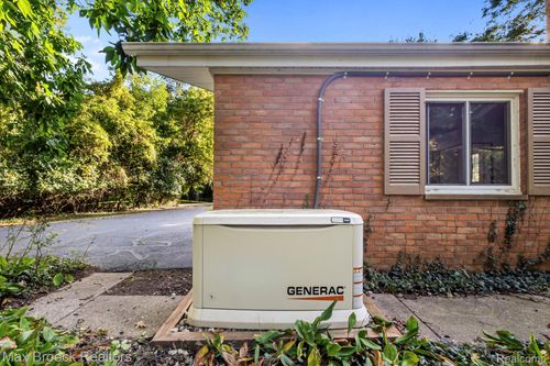 30320 Pondsview Dr, Franklin, MI, 48025-1594 | Card Image