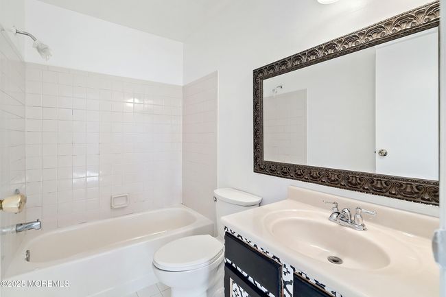 81D - 231 Atlantic St, Condo with 2 bedrooms, 2 bathrooms and 2 parking in Keyport NJ | Image 9