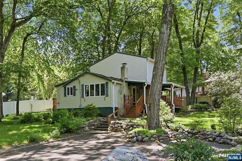 9 Juniper Trl, Kinnelon, NJ, 07405-2837 | Card Image