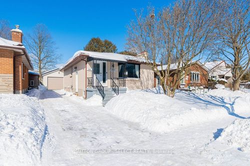 1972 Royal Cres, London, ON, N5V1N8 | Card Image