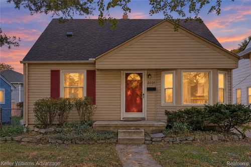 2201 Harwood Ave, Royal Oak, MI, 48067-4071 | Card Image
