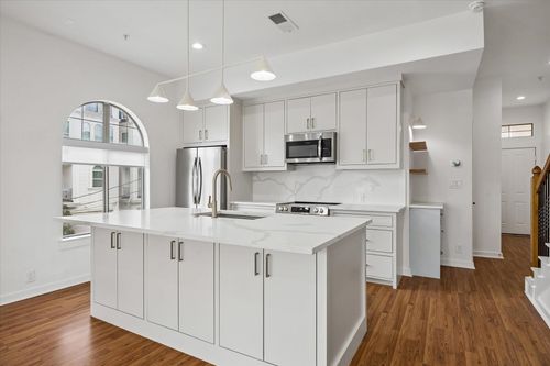 201-806 Jackson Hill St, Houston, TX, 77007-5788 | Card Image