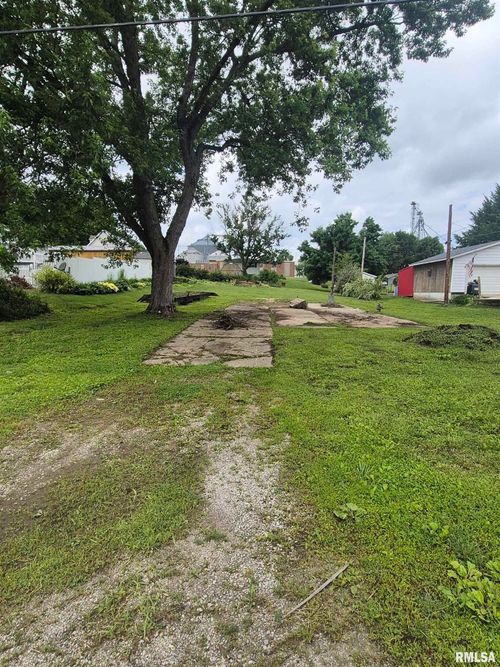 317 W Main St, Pleasant Plains, IL, 62677-3404 | Card Image